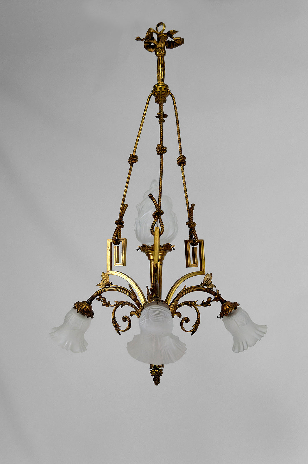 Lustre / chandelier de style Louis XVI / Neoclassique en Bronze doré, France, Circa 1900