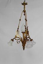 Cargar imagen en el visor de la galería, Lustre / chandelier de style Louis XVI / Neoclassique en Bronze doré, France, Circa 1900
