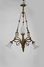 Lade das Bild in den Galerie-Viewer, Lustre / chandelier de style Louis XVI / Neoclassique en Bronze doré, France, Circa 1900
