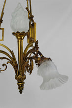 Загрузить изображение в средство просмотра галереи, Lustre / chandelier de style Louis XVI / Neoclassique en Bronze doré, France, Circa 1900
