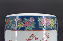 Загрузить изображение в средство просмотра галереи, Important vase rouleau porte-parapluies / cannes, Chine, Quing, début XXe
