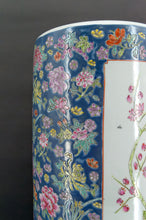Load image into Gallery viewer, Important vase rouleau porte-parapluies / cannes, Chine, Quing, début XXe
