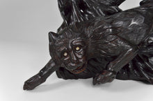Загрузить изображение в средство просмотра галереи, Grande sculpture Asiatique / Okimono au Lion et aux Corbeaux, Japon, ère Meiji, vers 1880
