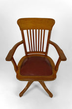 将图片加载到图库查看器，Fauteuil de bureau américain pivotant en chêne, avec assise en cuir, USA, Circa 1900
