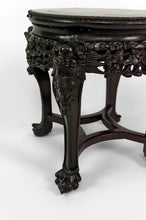 Charger l&#39;image dans la galerie, Sellette basse / table d&#39;appoint Asiatique en bois sculpté de Démons, plateau en marbre, Indochine, Circa 1880

