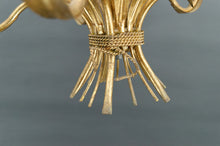 Загрузить изображение в средство просмотра галереи, Chandelier / suspension dorée aux épis de blé, Hollywood Regency, circa 1960
