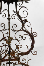 Cargar imagen en el visor de la galería, Guéridon / table d&#39;appoint en fer forgé et plateau en marbre, Venise, Italie, XVIIe
