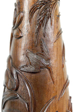 Загрузить изображение в средство просмотра галереи, Lampadaire asiatique en bois sculpté, Indochine, circa 1900
