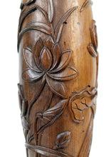 将图片加载到图库查看器，Lampadaire asiatique en bois sculpté, Indochine, circa 1900
