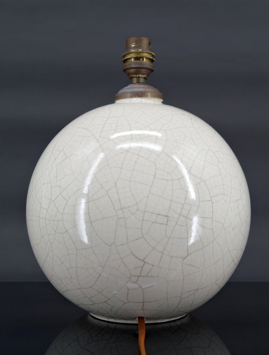 Lampe boule blanche craquelée, attribuée à Besnard pour Ruhlmann, France, circa 1920