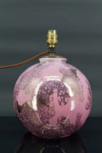 Charger l&#39;image dans la galerie, Lampe boule en céramique rose et nacrée par Marguerite Briansau, Art Deco, France, circa 1930
