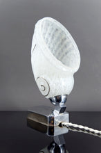 Load image into Gallery viewer, Lampe &quot;Coquillage&quot; Art Deco moderniste, France, vers 1930
