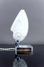 Load image into Gallery viewer, Lampe &quot;Coquillage&quot; Art Deco moderniste, France, vers 1930
