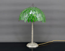 Загрузить изображение в средство просмотра галереи, Lampe palmier en bronze argenté et abat-jour feuillage en vitrail vert, Art Nouveau, France, Circa 1900
