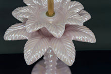 Cargar imagen en el visor de la galería, Lampe Palmier en céramique rose nacrée, Italie, circa 1960
