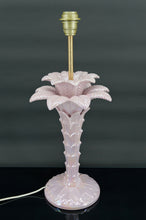 Load image into Gallery viewer, Lampe Palmier en céramique rose nacrée, Italie, circa 1960

