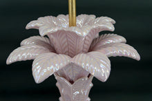 Lade das Bild in den Galerie-Viewer, Lampe Palmier en céramique rose nacrée, Italie, circa 1960
