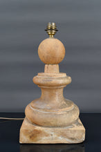 Cargar imagen en el visor de la galería, Lampe pilastre en terre cuite, style brutaliste, France, Mid-Century
