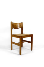 Charger l&#39;image dans la galerie, Lot de 6 chaises brutalistes en Orme avec assises paillées, Maison Regain, Circa 1960
