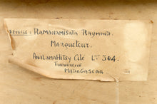 Cargar imagen en el visor de la galería, Table basse Midcentury africaine en bois marqueté, vers 1960
