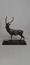 Charger et lire la vidéo dans la visionneuse de la Galerie, Importante Lampe Sculpturale en Bronze et Marbre, Cerf, Art Déco, France, Circa 1930
