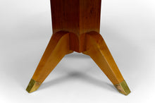 Загрузить изображение в средство просмотра галереи, Table basse ronde Art Déco en érable, France, vers 1940

