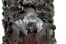 Cargar imagen en el visor de la galería, Importante colonne / sellette haute asiatique en bois sculpté, circa 1880, Indochine
