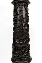 Charger l&#39;image dans la galerie, Importante colonne / sellette haute asiatique en bois sculpté, circa 1880, Indochine
