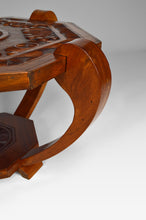 Cargar imagen en el visor de la galería, Table basse sculptée Art Déco Colonial vers 1930
