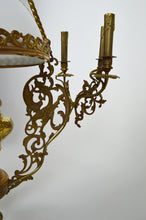 Lade das Bild in den Galerie-Viewer, Lustre Napoléon III aux chimères en bronze et laiton
