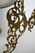 Загрузить изображение в средство просмотра галереи, Lustre Napoléon III aux chimères en bronze et laiton

