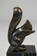 Загрузить изображение в средство просмотра галереи, Serres livres écureuils Art Deco en bronze argenté, par Marcel Guillemard
