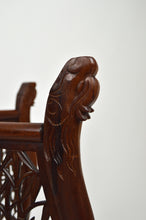 Cargar imagen en el visor de la galería, Table basse indochinoise sculptée avec plateau en laiton, 1890
