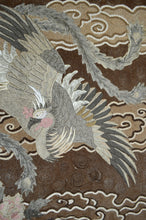 Загрузить изображение в средство просмотра галереи, Grande tapisserie Meiji en soie brodée, Japon, vers 1890
