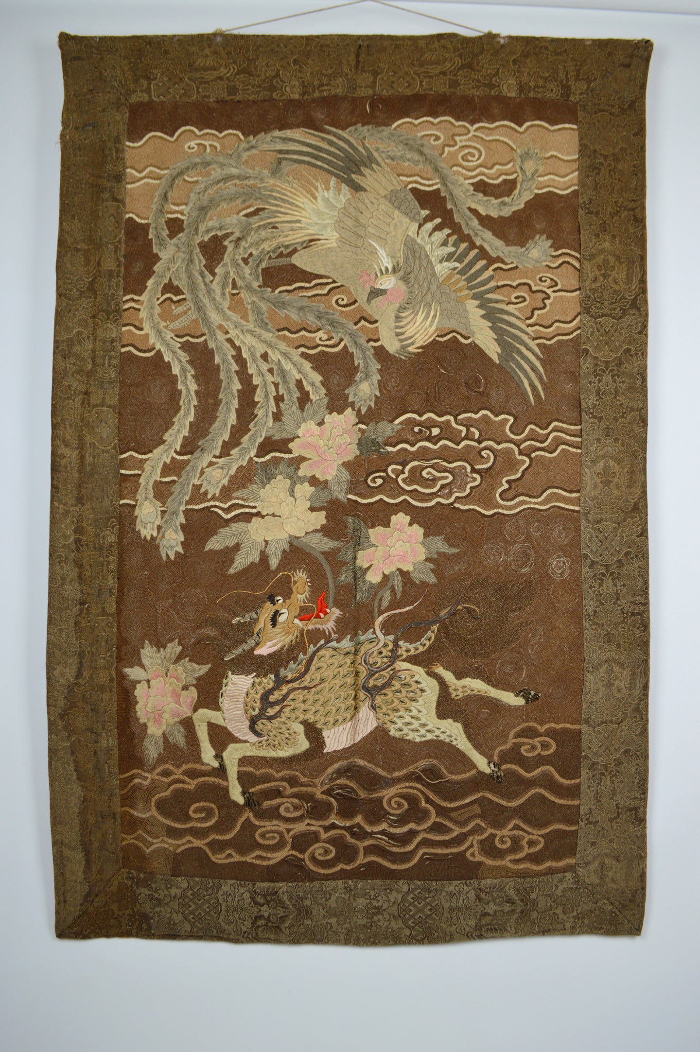 Grande tapisserie Meiji en soie brodée, Japon, vers 1890