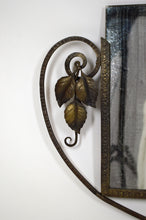 Cargar imagen en el visor de la galería, Miroir Art Déco en fer forgé à motif floral
