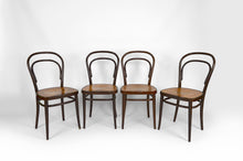Загрузить изображение в средство просмотра галереи, Lot de 4 Chaises Thonet en bois courbé à assises décorées
