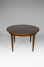 Lade das Bild in den Galerie-Viewer, Table ronde Art Déco en acajou par Jacques Adnet vers 1940
