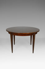 Charger l&#39;image dans la galerie, Table ronde Art Déco en acajou par Jacques Adnet vers 1940
