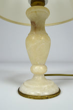 Charger l&#39;image dans la galerie, Petite lampe italienne en marbre blanc
