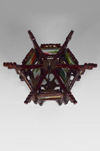 Cargar imagen en el visor de la galería, Petite lanterne asiatique en bois sculpté de dragons et panneaux de verre peints
