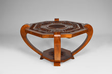Загрузить изображение в средство просмотра галереи, Table basse sculptée Art Déco Colonial vers 1930
