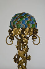 Lade das Bild in den Galerie-Viewer, Lampadaire doré en fer forgé et perles de verre
