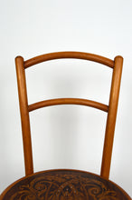 Lade das Bild in den Galerie-Viewer, Chaise bistrot par J&amp;J Kohn avec assise décorée
