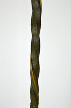 Load image into Gallery viewer, Lampadaire Art Déco en fer forgé, patine verte dorée
