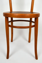 Загрузить изображение в средство просмотра галереи, Chaise bistrot par J&amp;J Kohn avec assise décorée
