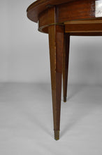 Charger l&#39;image dans la galerie, Table ronde Art Déco en acajou par Jacques Adnet vers 1940
