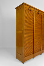 将图片加载到图库查看器，Grand meuble de notaire à rideaux par G. M. Radia, circa 1920
