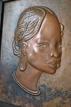 将图片加载到图库查看器，Portrait de Femmes Africaines en cuivre par Tshiasuma, 1984
