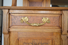 Cargar imagen en el visor de la galería, Buffet Art Nouveau en chêne et loupe, modèle au platane

